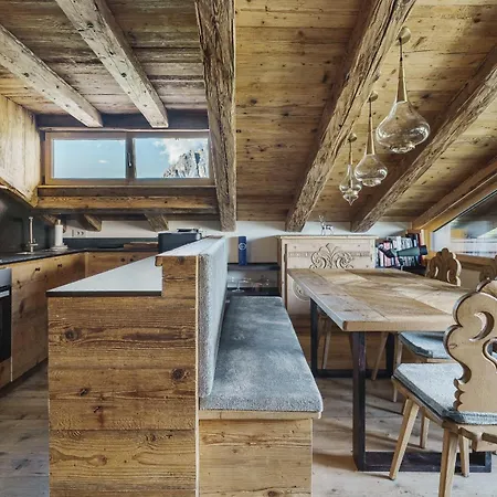 Cortina Penthouse Attico Diana Апартаменты Pocol
